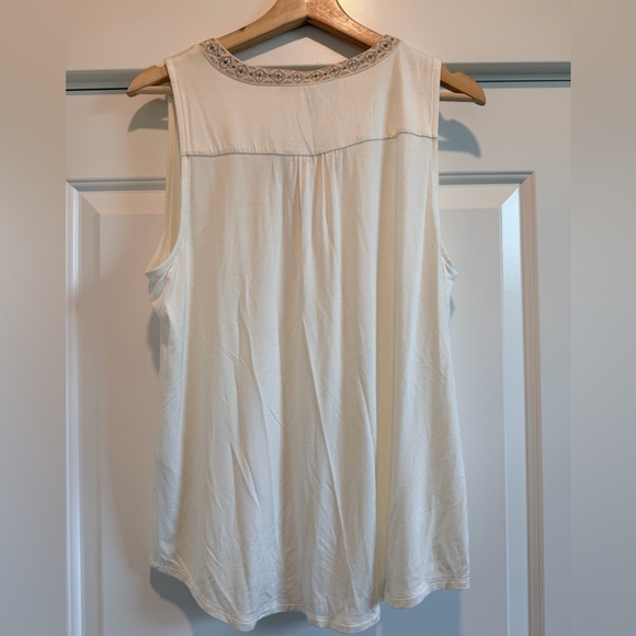 White House Black Market Ivory Embellished Sleeveless Top - Picture 2 of 6